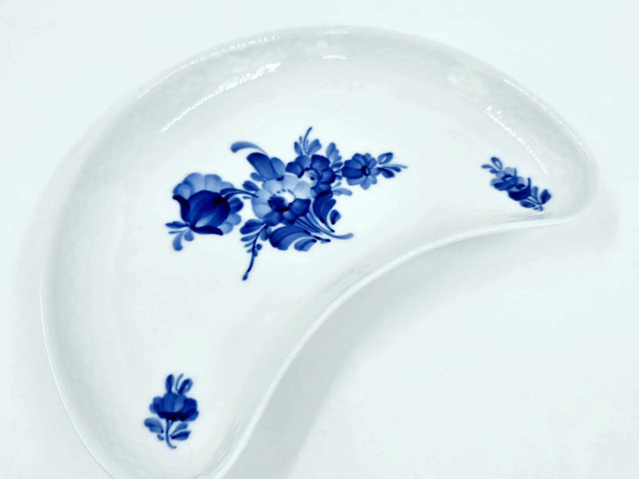 Billede 12 - Royal Copenhagen Blå Blomst Flettet Halvmåne Asiet