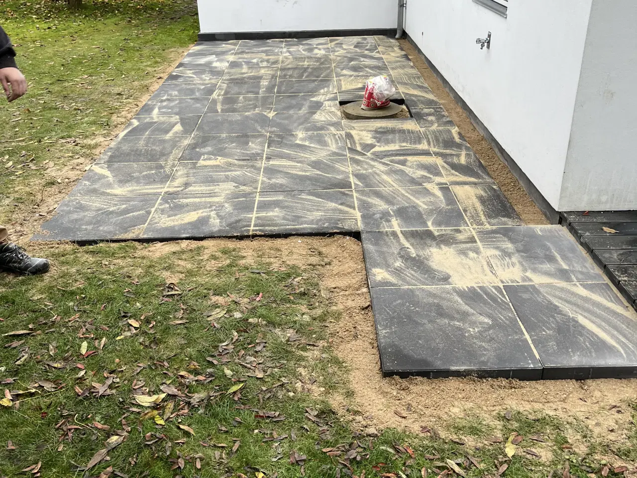 Billede 7 - Fliseterrasse – korrekt opbygning og flot finish