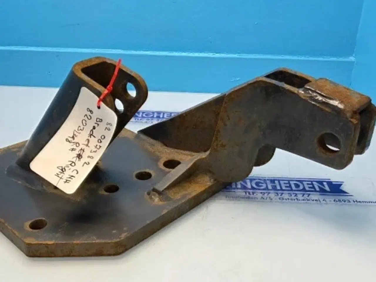 Billede 13 - New Holland TS110 Beslag R. 82007382