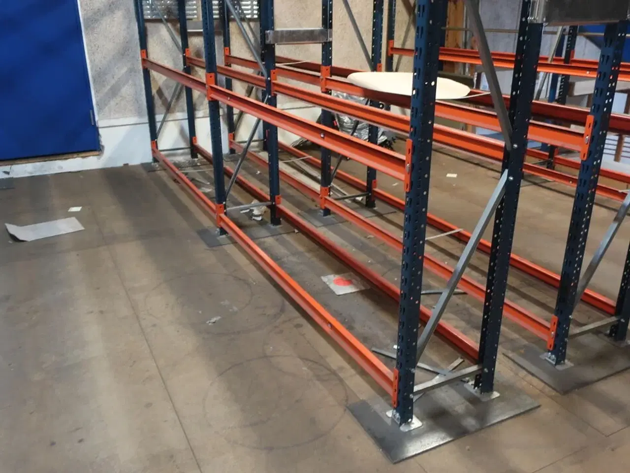 Billede 4 - 4 fag dækreoler med indhold