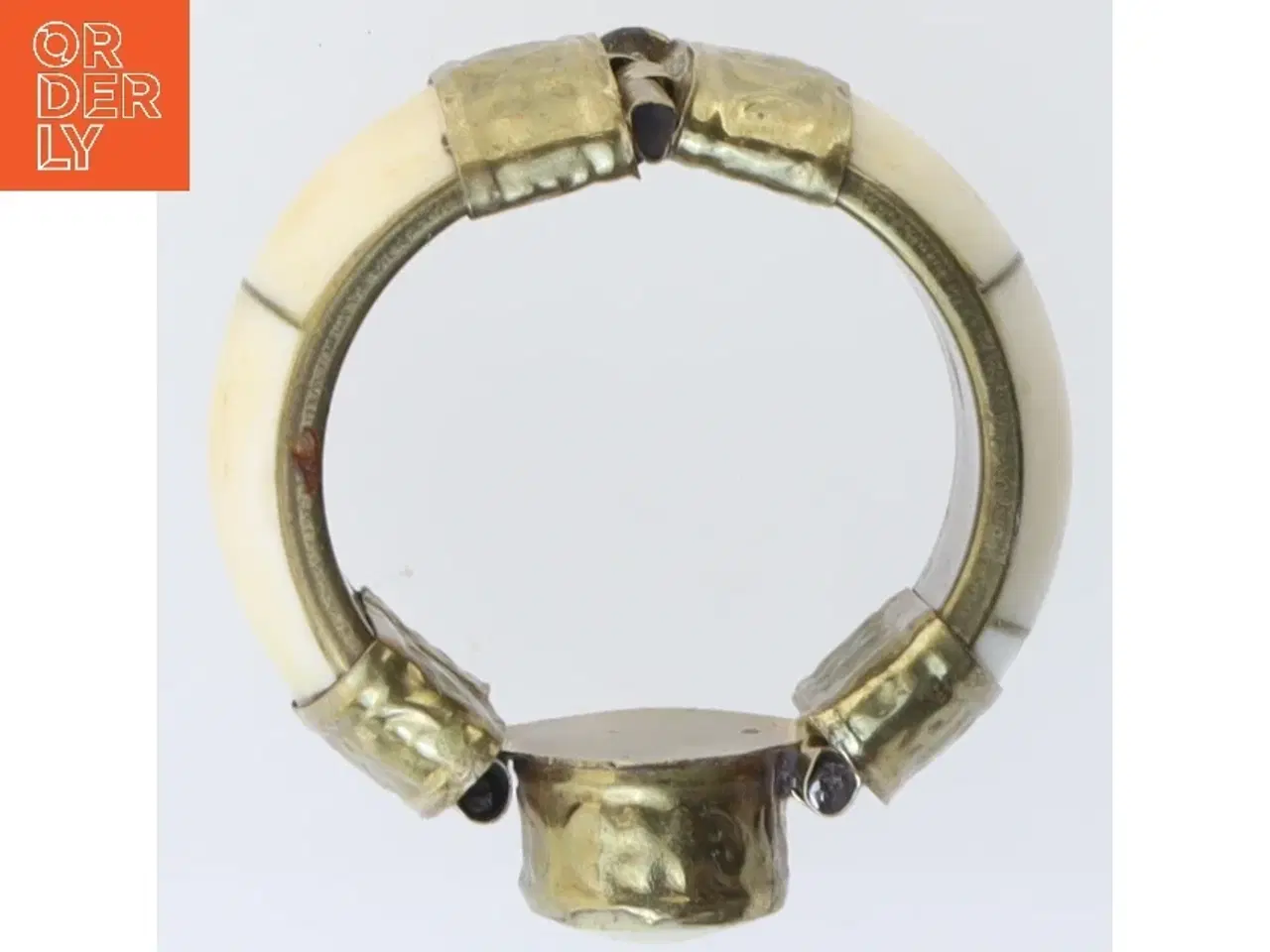 Billede 2 - Armbånd i messing og ben (str. Ø. 5,5 cm)