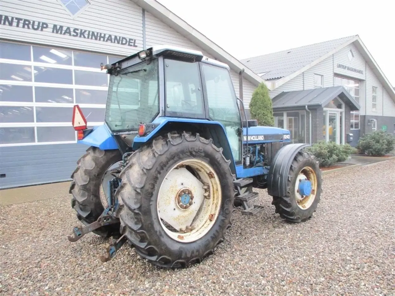 Billede 12 - New Holland 8240 SLE  Med frontlift og frontPTO