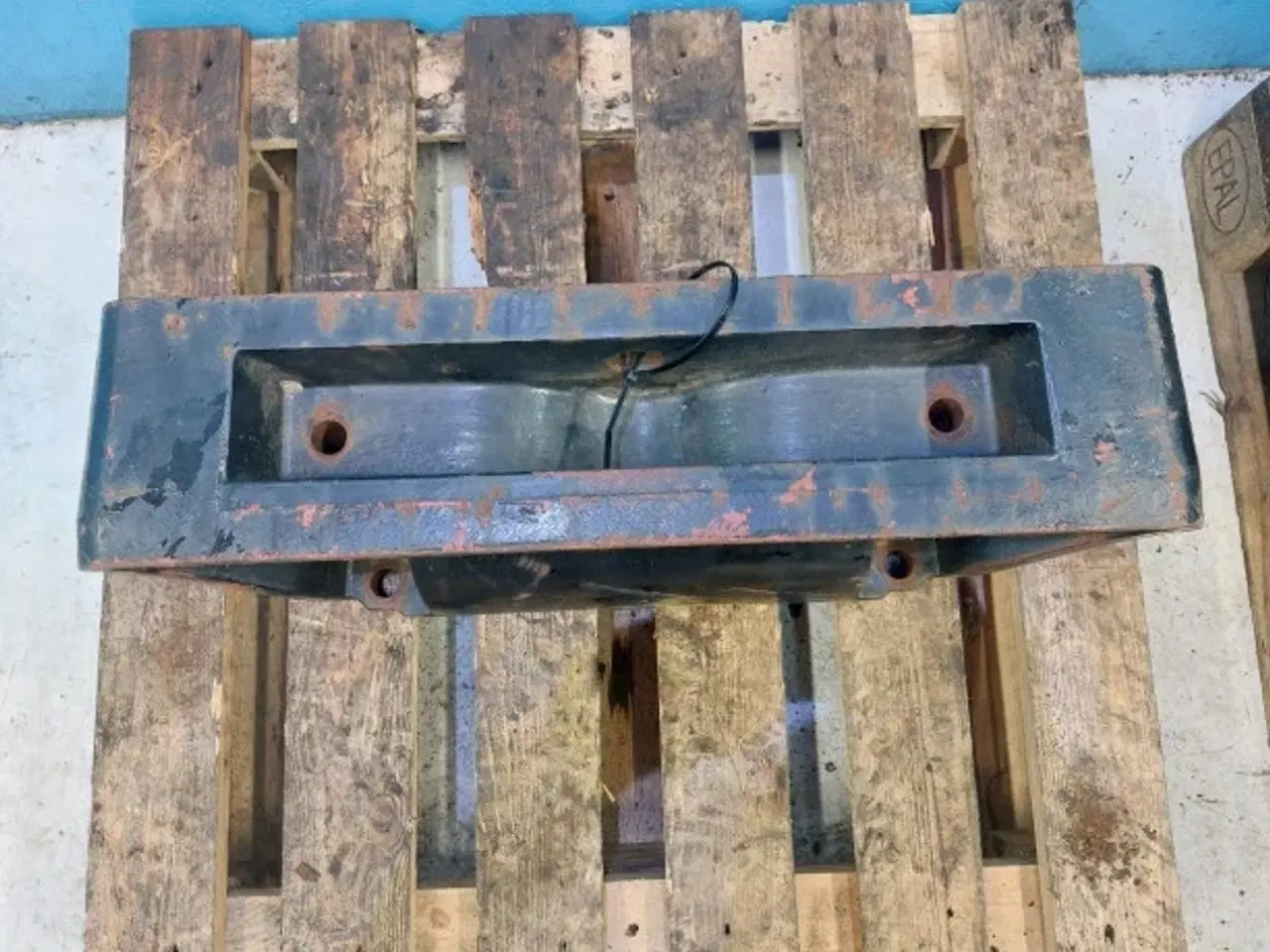 Billede 2 - Massey Ferguson 6480 Front Vægt Camme 4270492M1