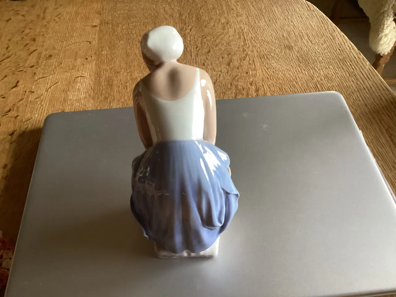 Billede 4 - BG dame med vaskebalje (Axel Locher) 