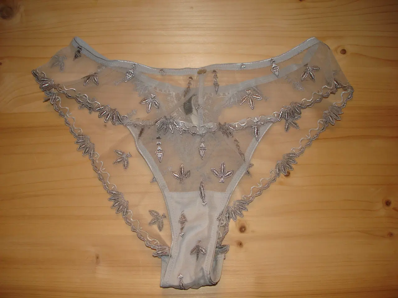 Billede 1 - Chantelle BH sæt