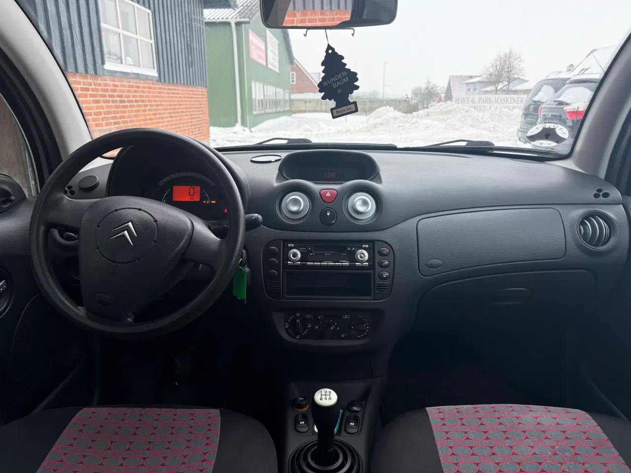 Billede 4 - Velholdt Bil