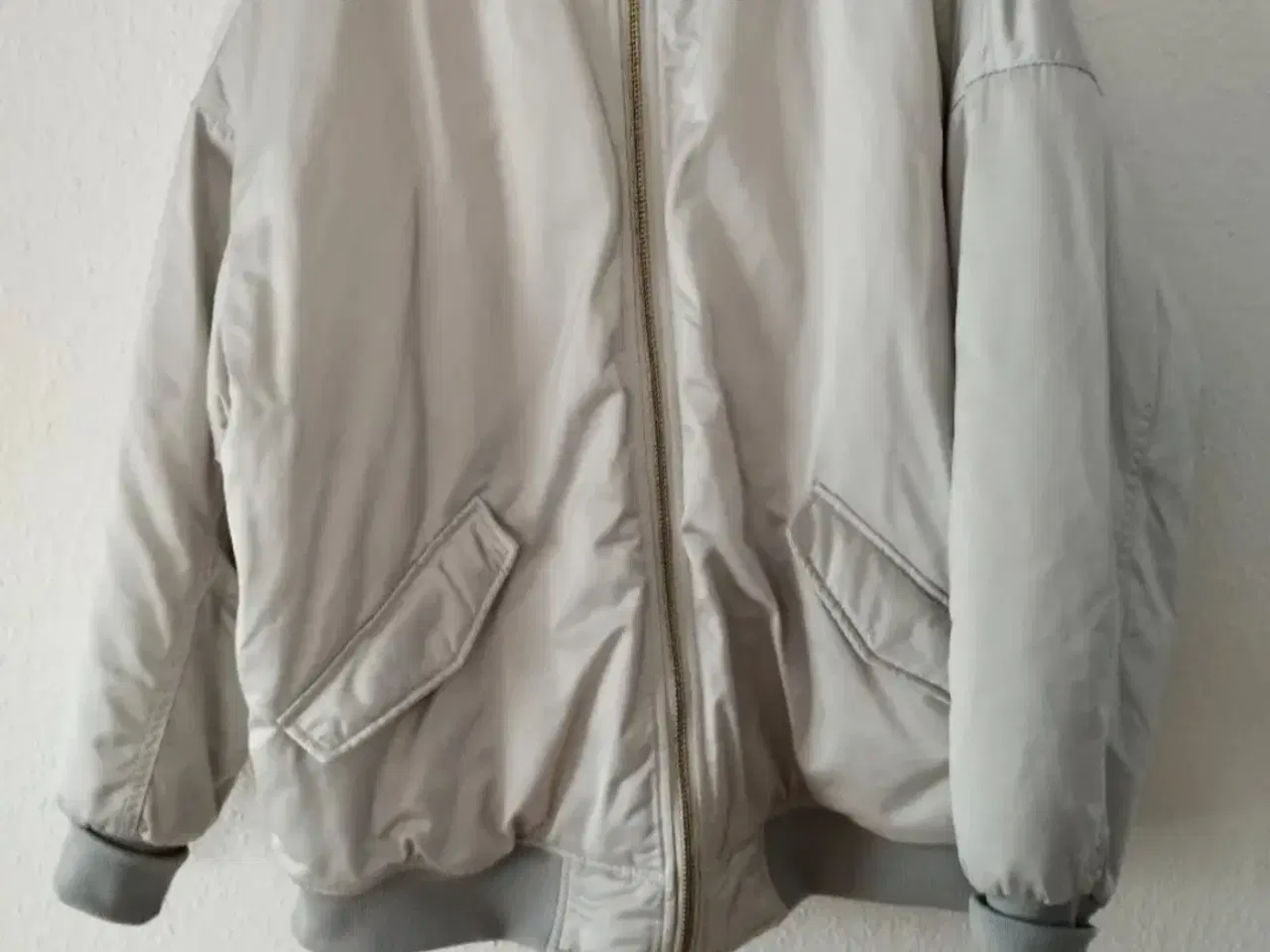 Billede 1 - Lækker jakke fra H&M
