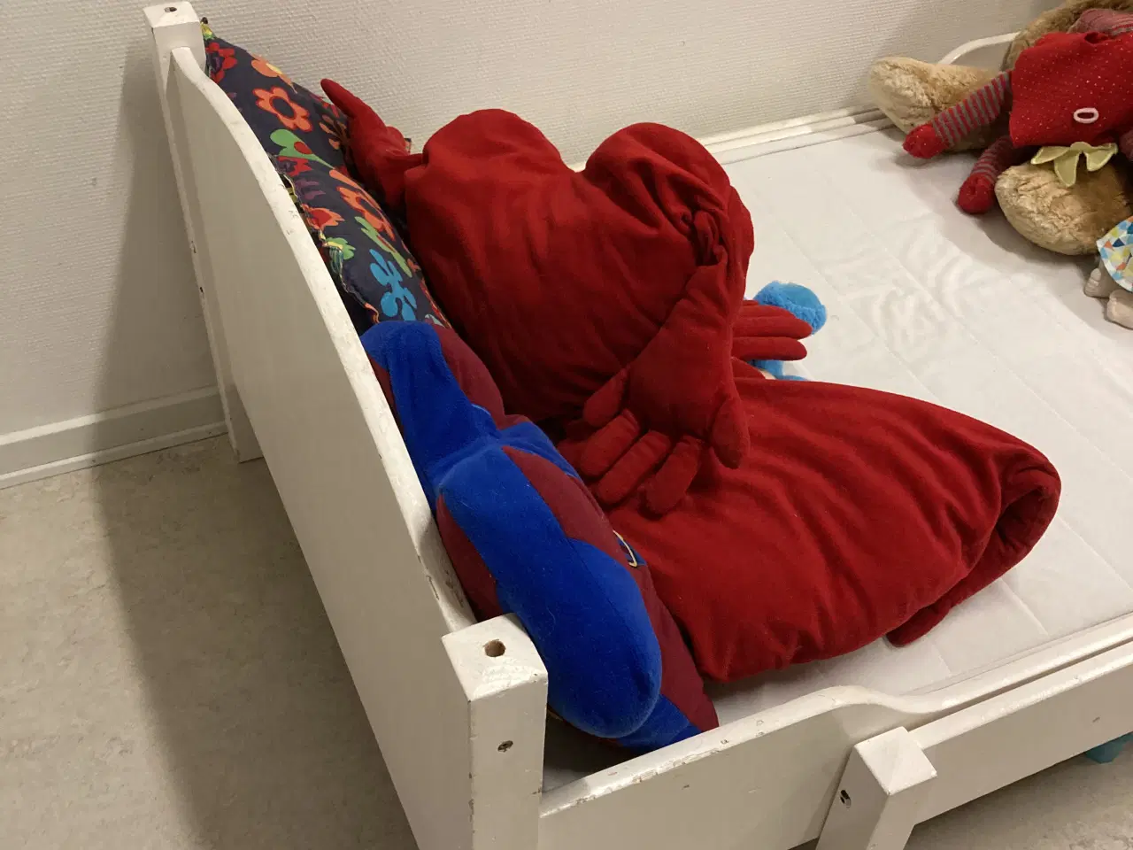 Billede 2 - Lille Per seng