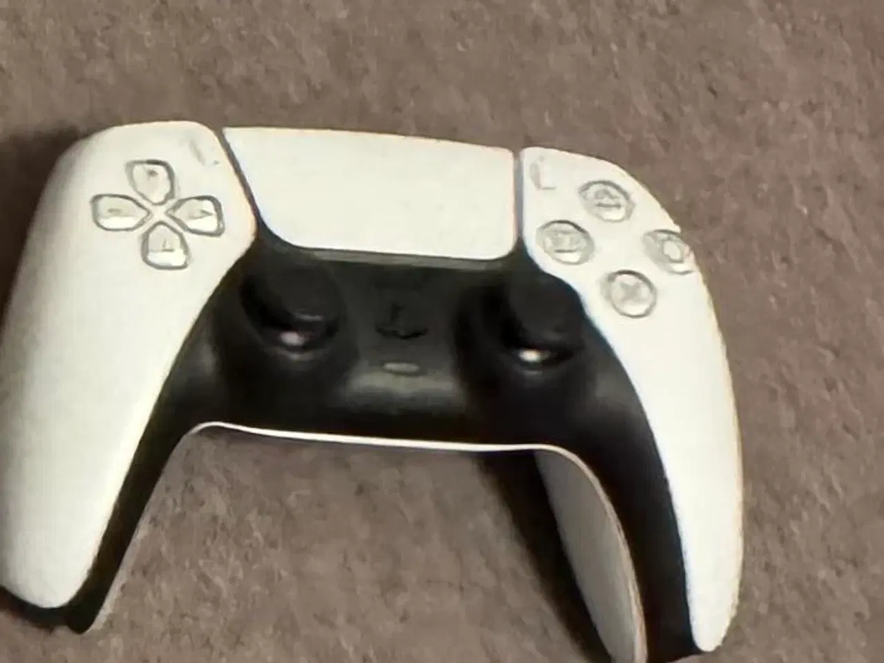 Billede 4 - Playstation 5 med 3 controller + tv + 1 spil