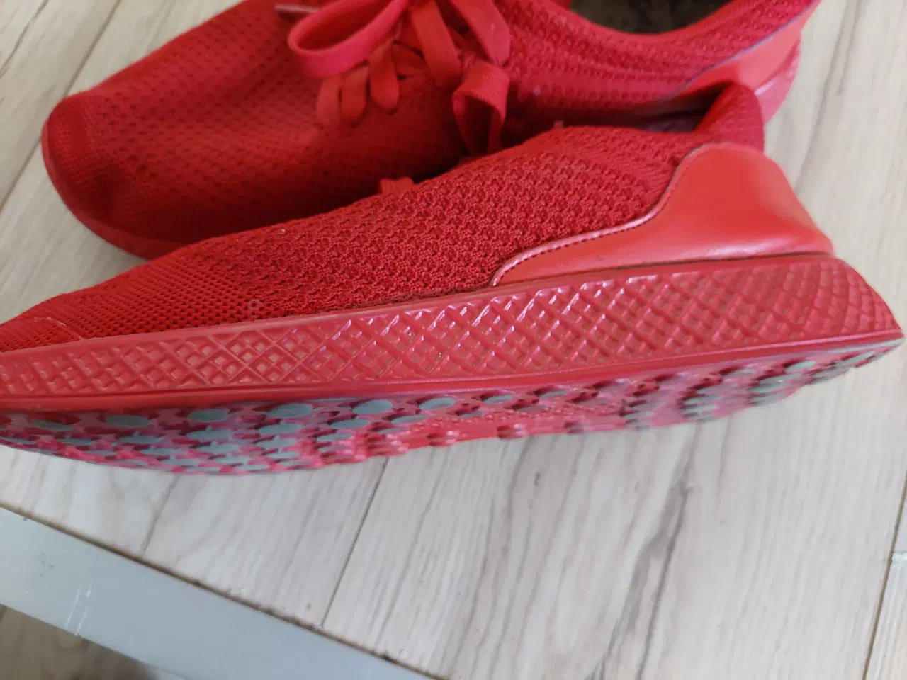 Billede 3 - fritid rød farve sko str., 45