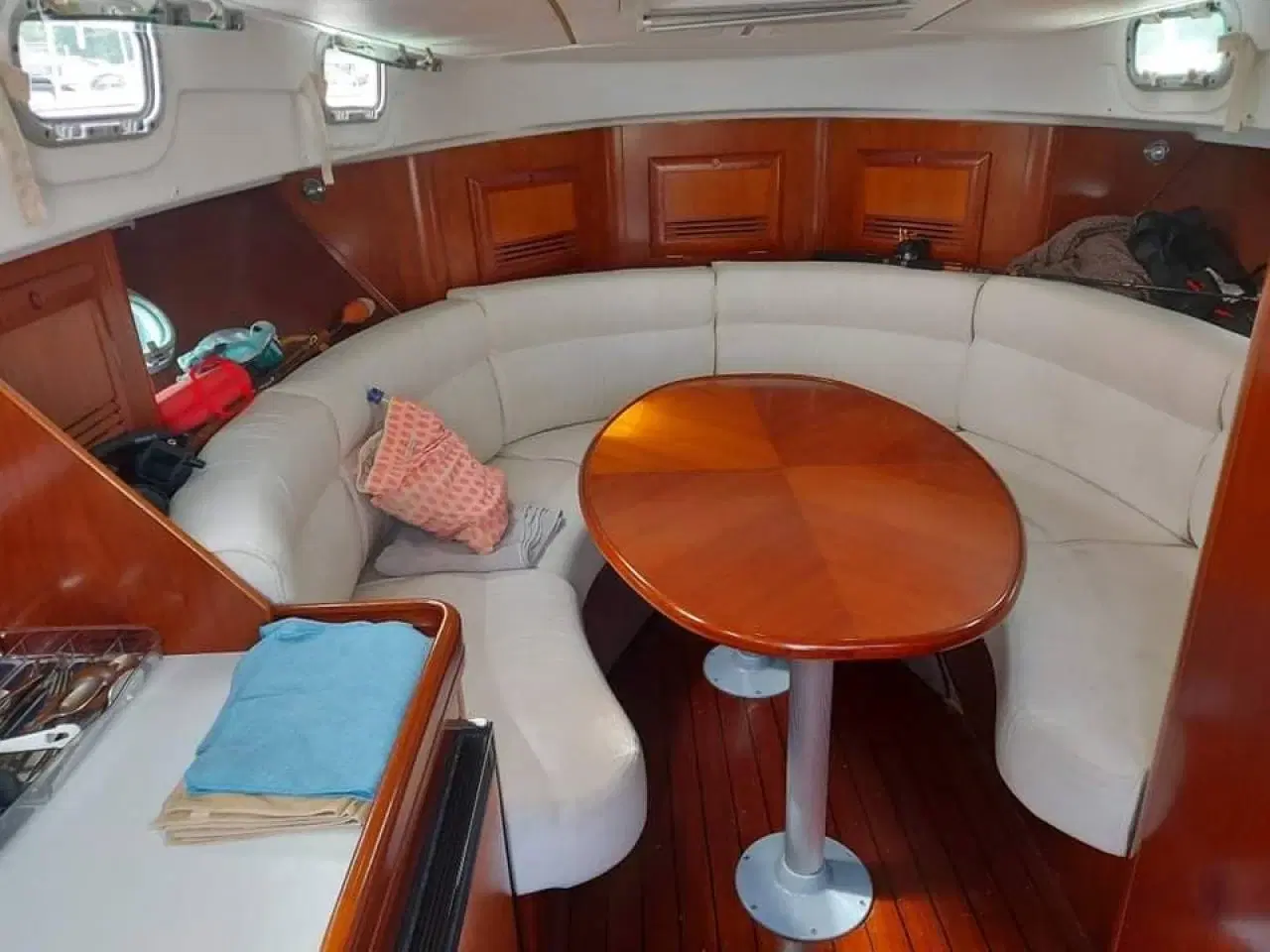 Billede 4 - Beneteau Ombrine 1001 - Twin KAD43 Diesel/Udstyr