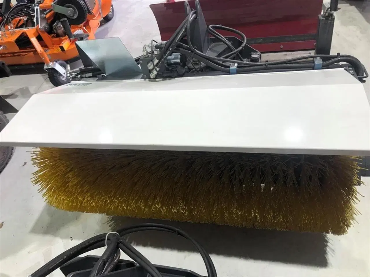 Billede 1 - - - - Ny Rimas fejemaskine hydraulisk