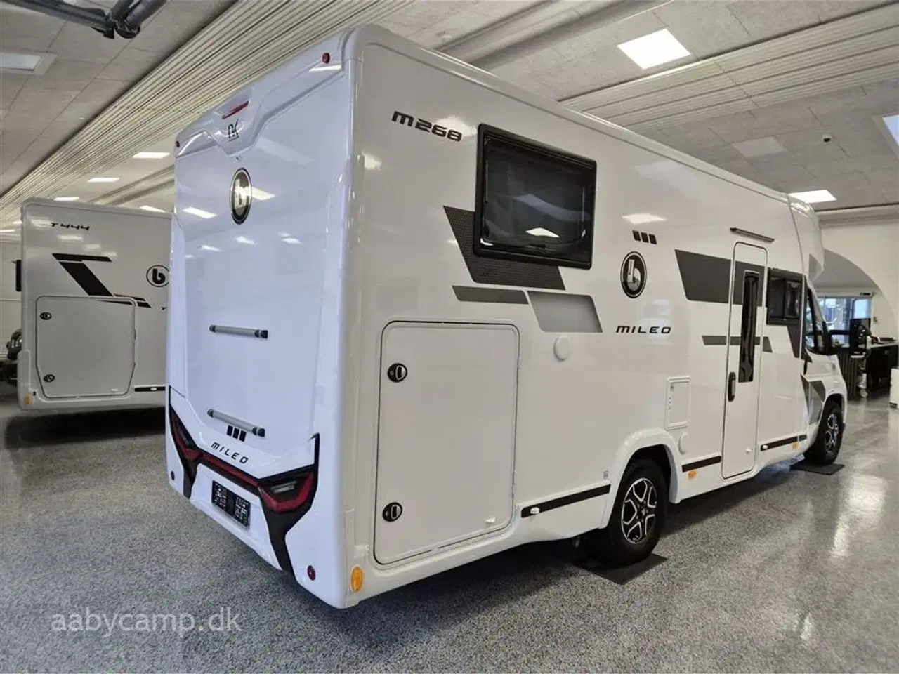 Billede 2 - 2026 - Benimar Mileo 268   Nk pakke. 8 Trins Automatgear. 140 Hk.  200W Solceller. Truma Combi Diesel. Kompressor Køleskab 150L. Emhætte.