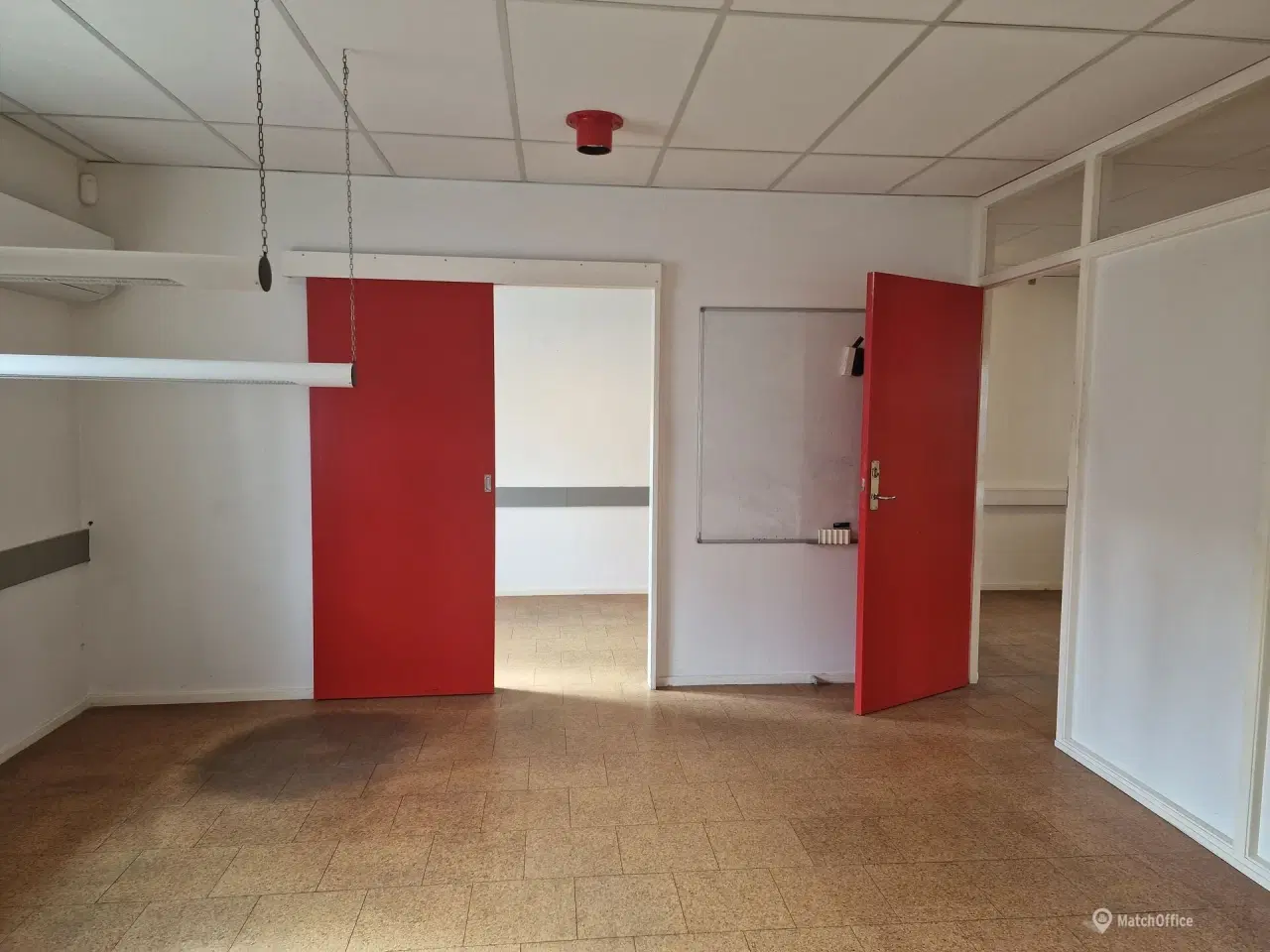 Billede 14 - 3 lejemål til lager. showroom, behandling, kontor m.m. Biladgang til lager –Skiltemulighed mod Grønnevej