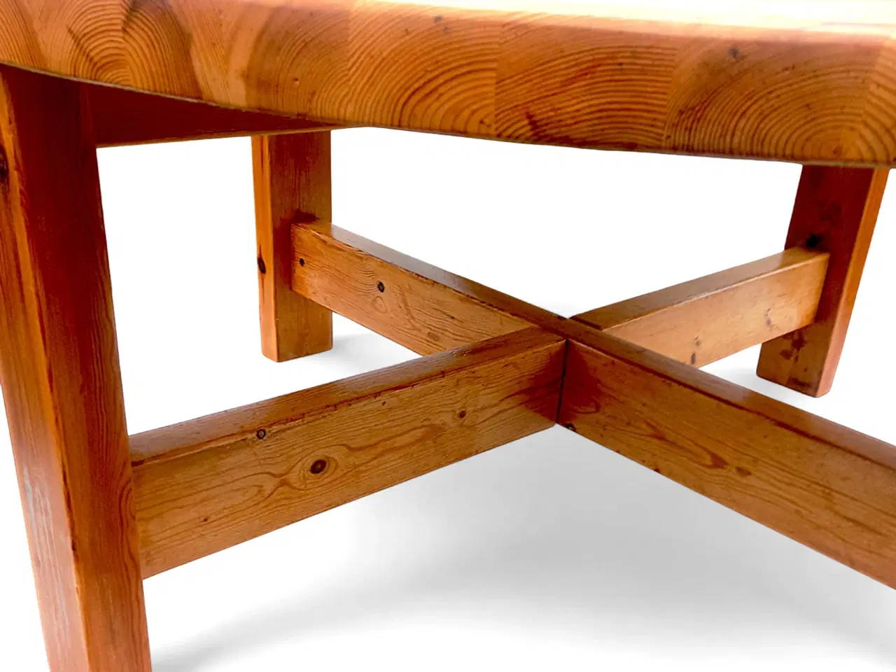 Billede 3 - Rundt sofabord i massivt fyrretræ