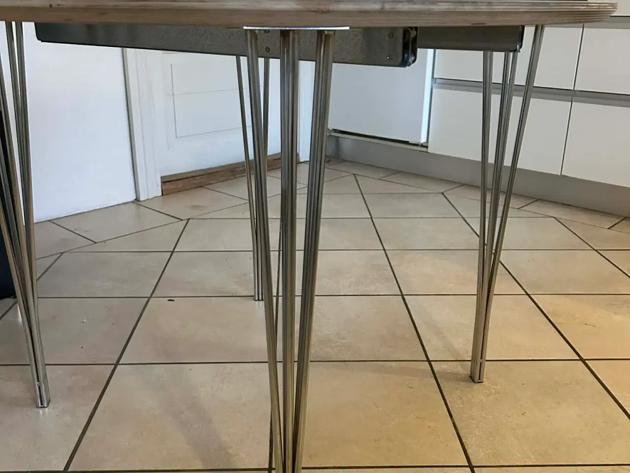 Billede 2 - Kvalitets Spisebord, Haslev