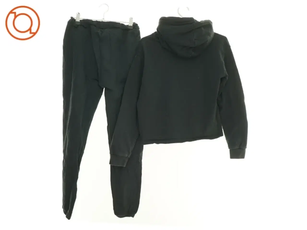 Billede 2 - Sæt træningstøj fra Basic needs (str. 158 cm)