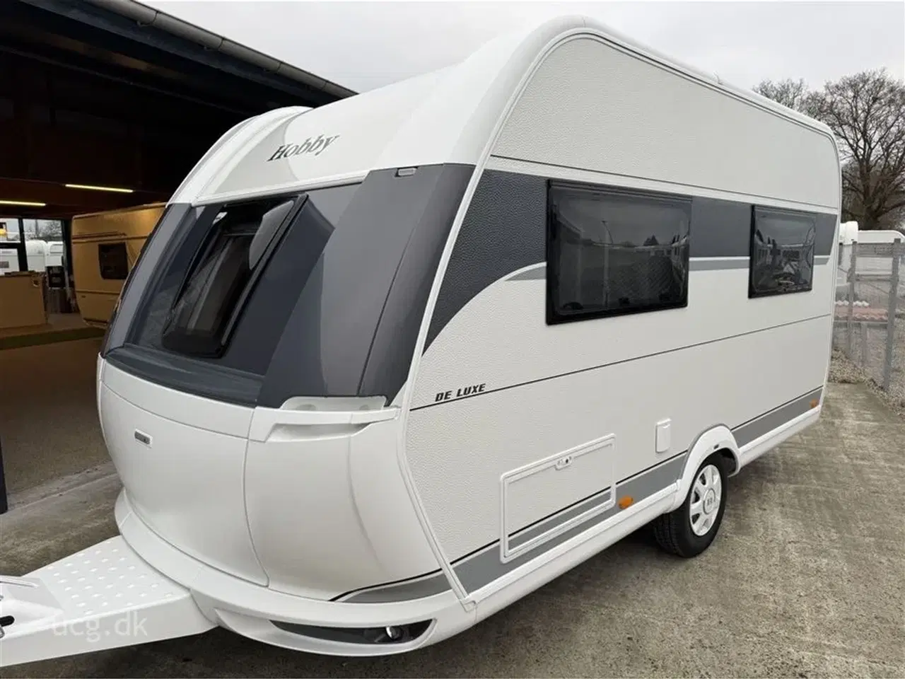 Billede 3 - 2025 - Hobby De Luxe 400 SFE   Prisen er inkl. klargøring, gastest, fugttest, syn og nummerplade.