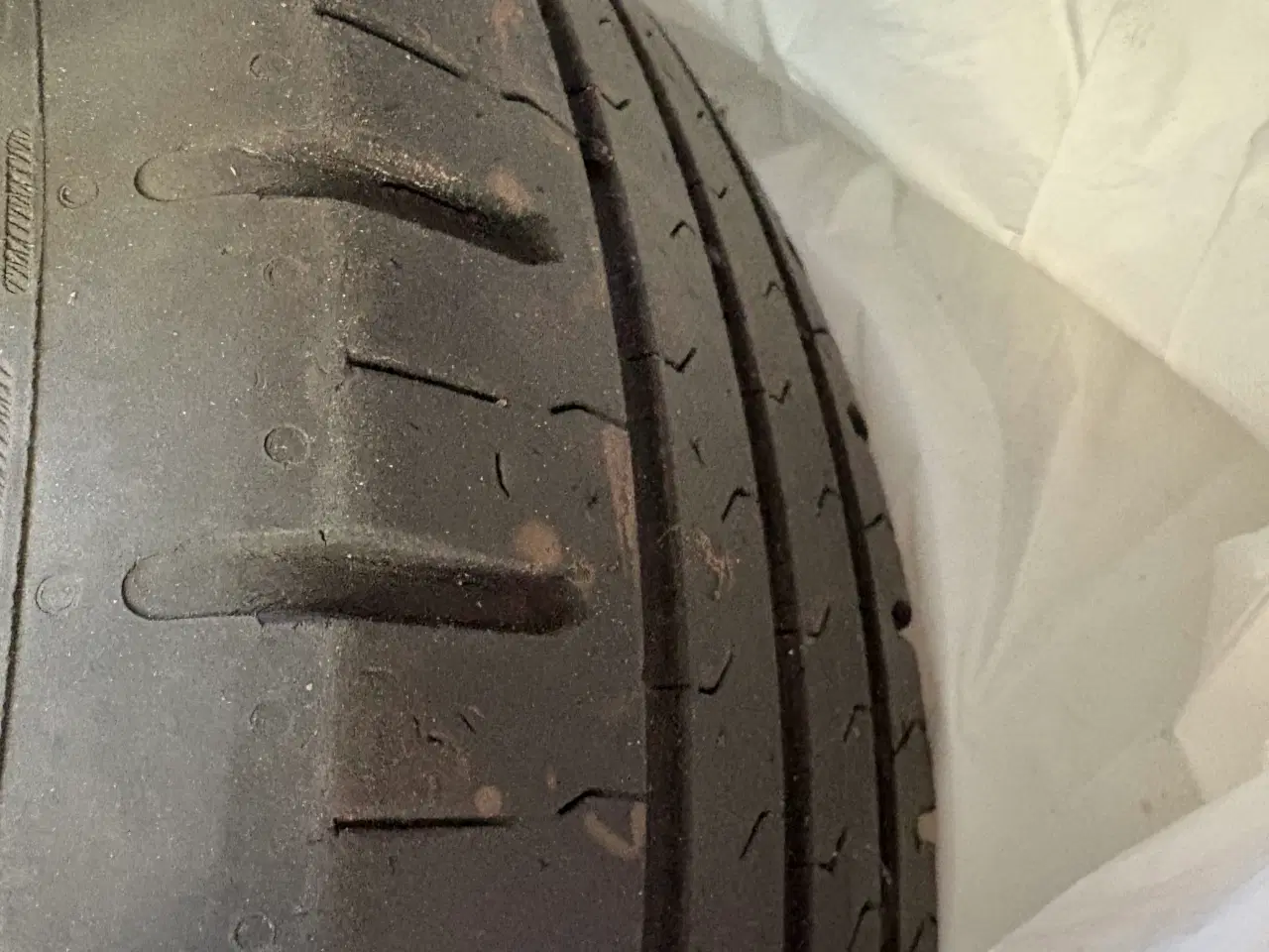 Billede 3 - Sommerdæk på alufælge 