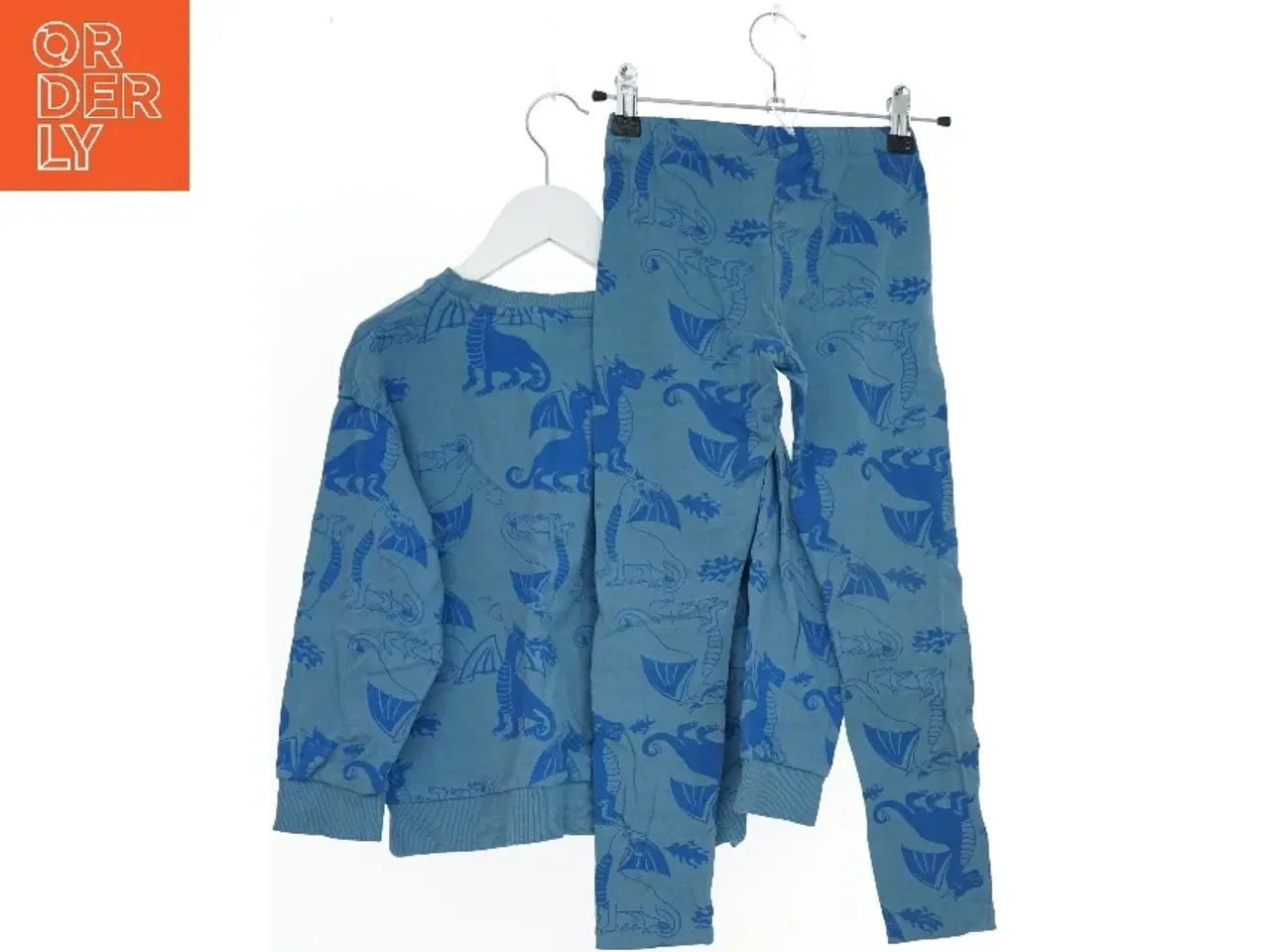 Billede 2 - Bluse og bukser sæt med dragemotiv fra Lindex (str. 122)