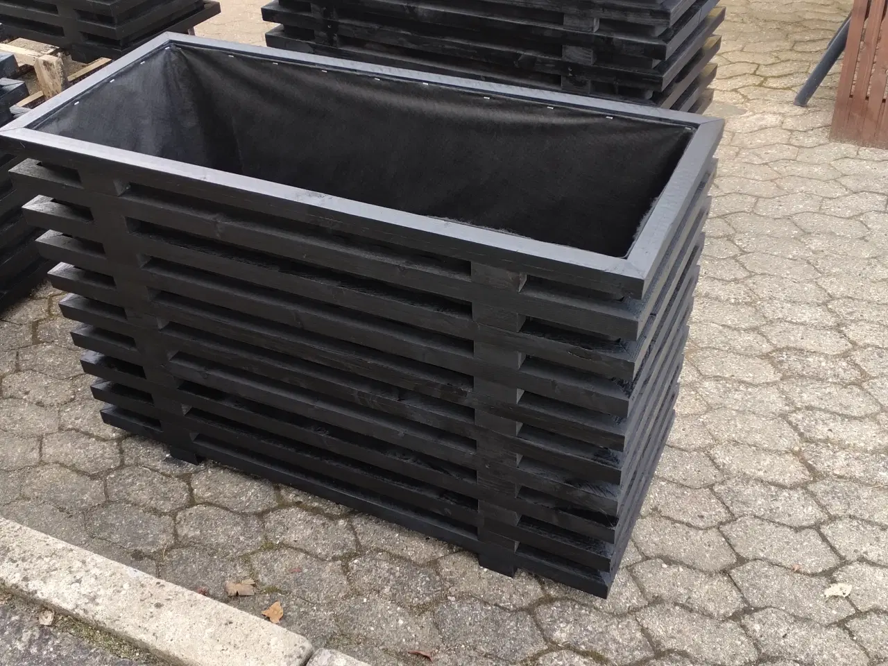 Billede 2 - Højbede på mål.