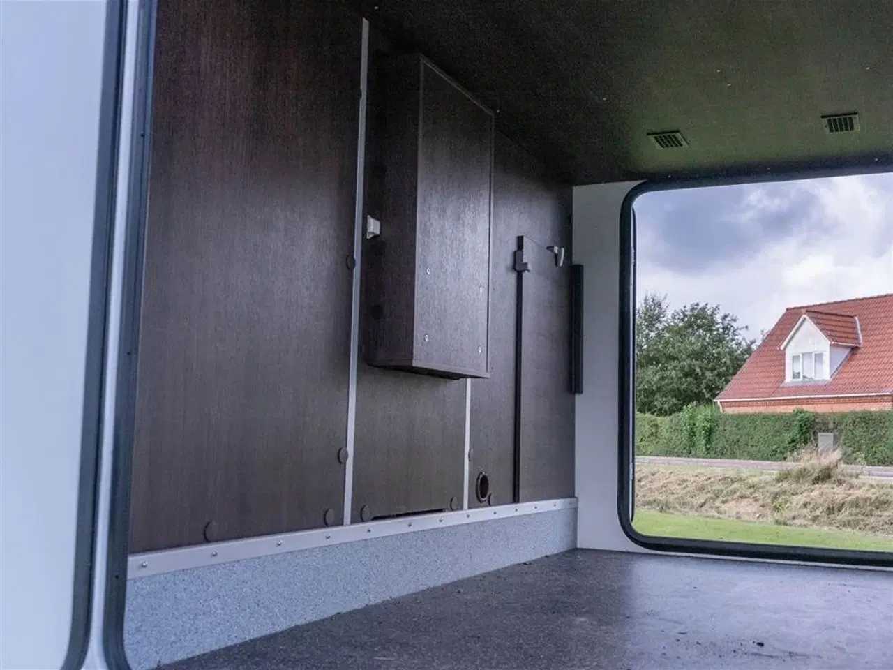 Billede 26 - 2023 - Benimar Sport 363 NK   Ekstrem velholdt autocamper til familien