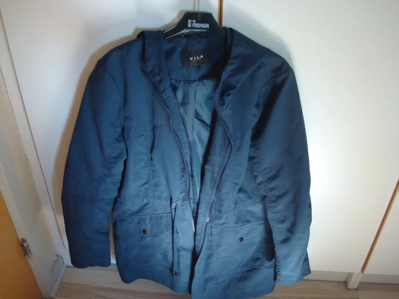 Billede 1 - Sommer jakke Vila str. L blå kun brugt 2 gange