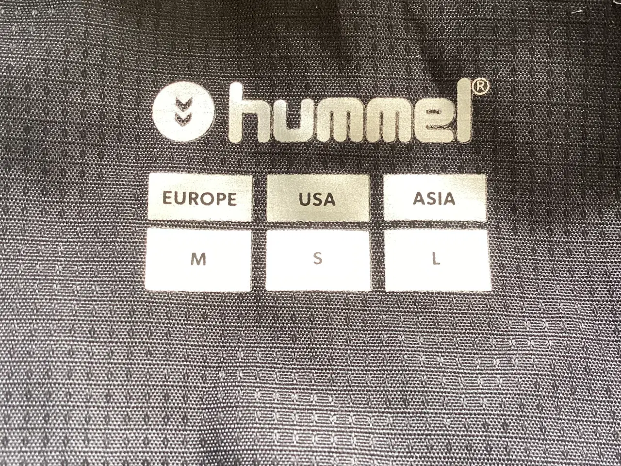 Billede 3 - Hummel trænings-regnjakke