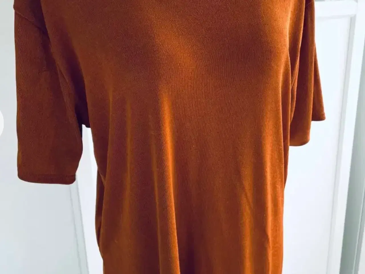 Billede 1 - Oversize t-shirt i rusten orange 