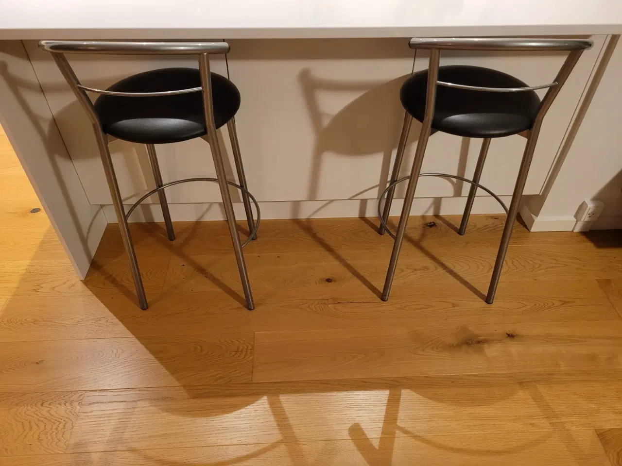 Billede 1 - 2 Barstole i cromstel