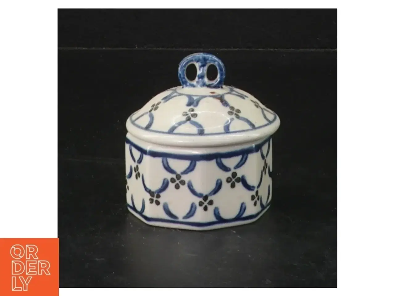 Billede 2 - Porcelænsbeholder med låg (str. Ø 7 cm)