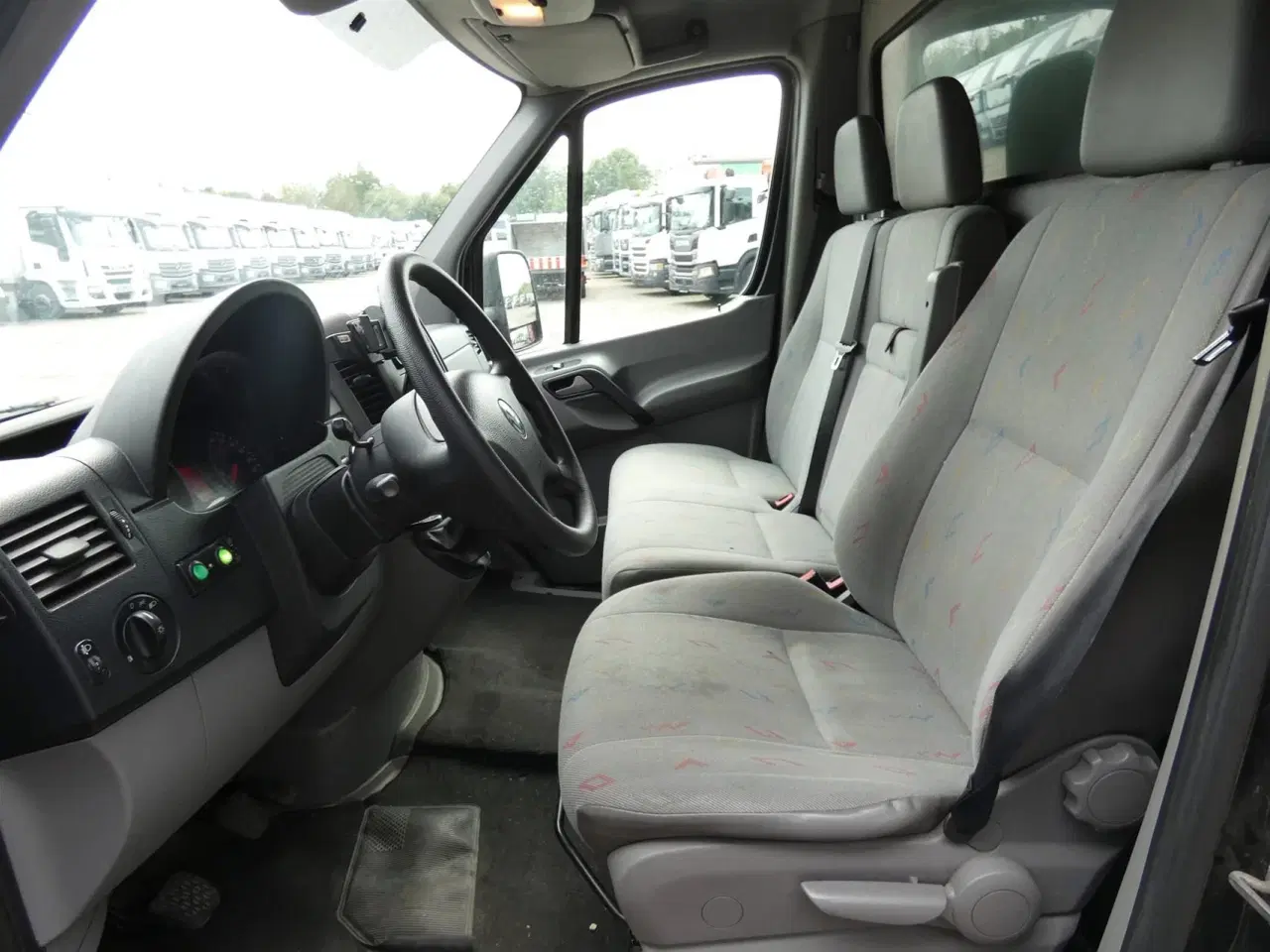 Billede 11 - VW Crafter Alukasse m.lift 2,5 TDI Brobil 163HK Ladv./Chas. Man.