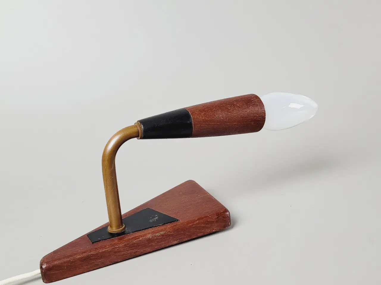 Billede 4 - ⭐️· Super flot retro væglampe i teak og kobber