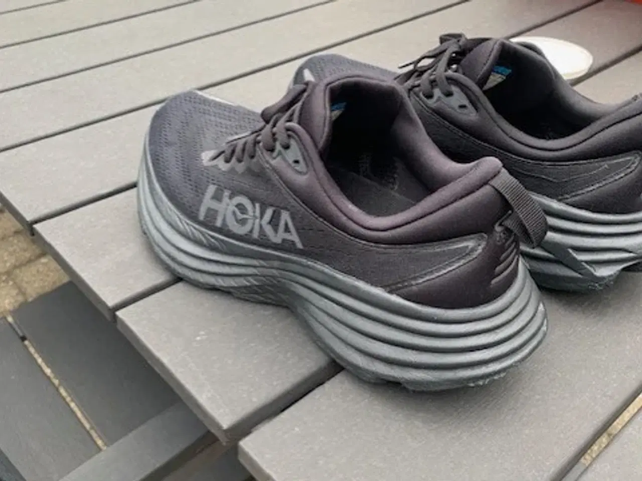 Billede 2 - Hoka one Bondi 8 str 42 købt for små