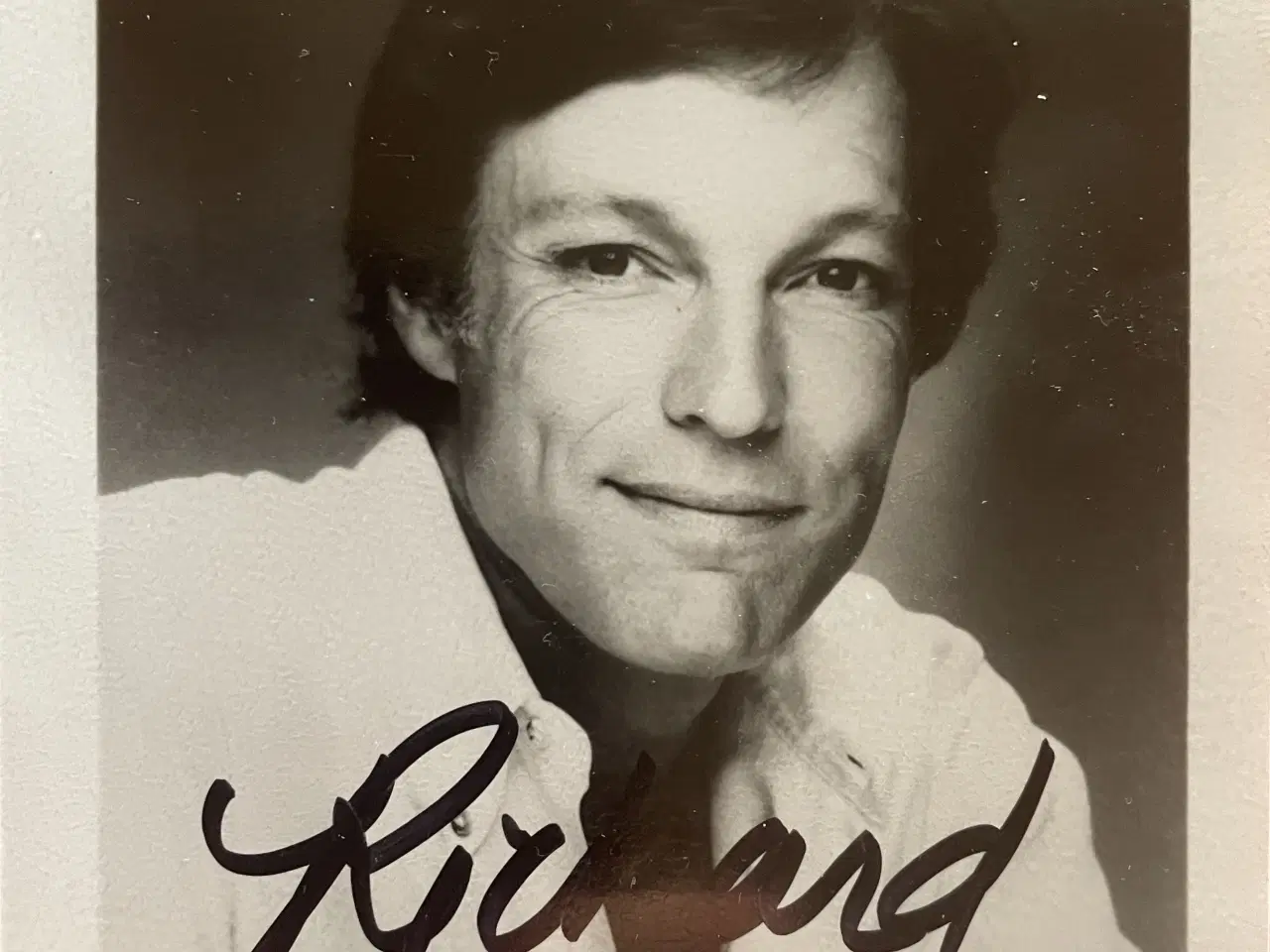 Billede 1 - Autograf af Richard Chamberlain (8x12cm) !