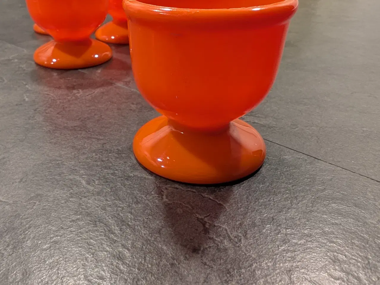 Billede 5 - Orange æggebægre 6 stk