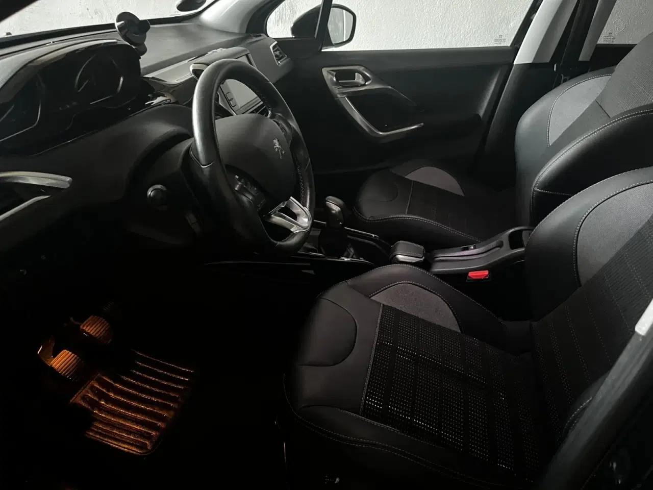 Billede 5 - Peugeot 2008 1,6 BlueHDi 100 Allure Sky