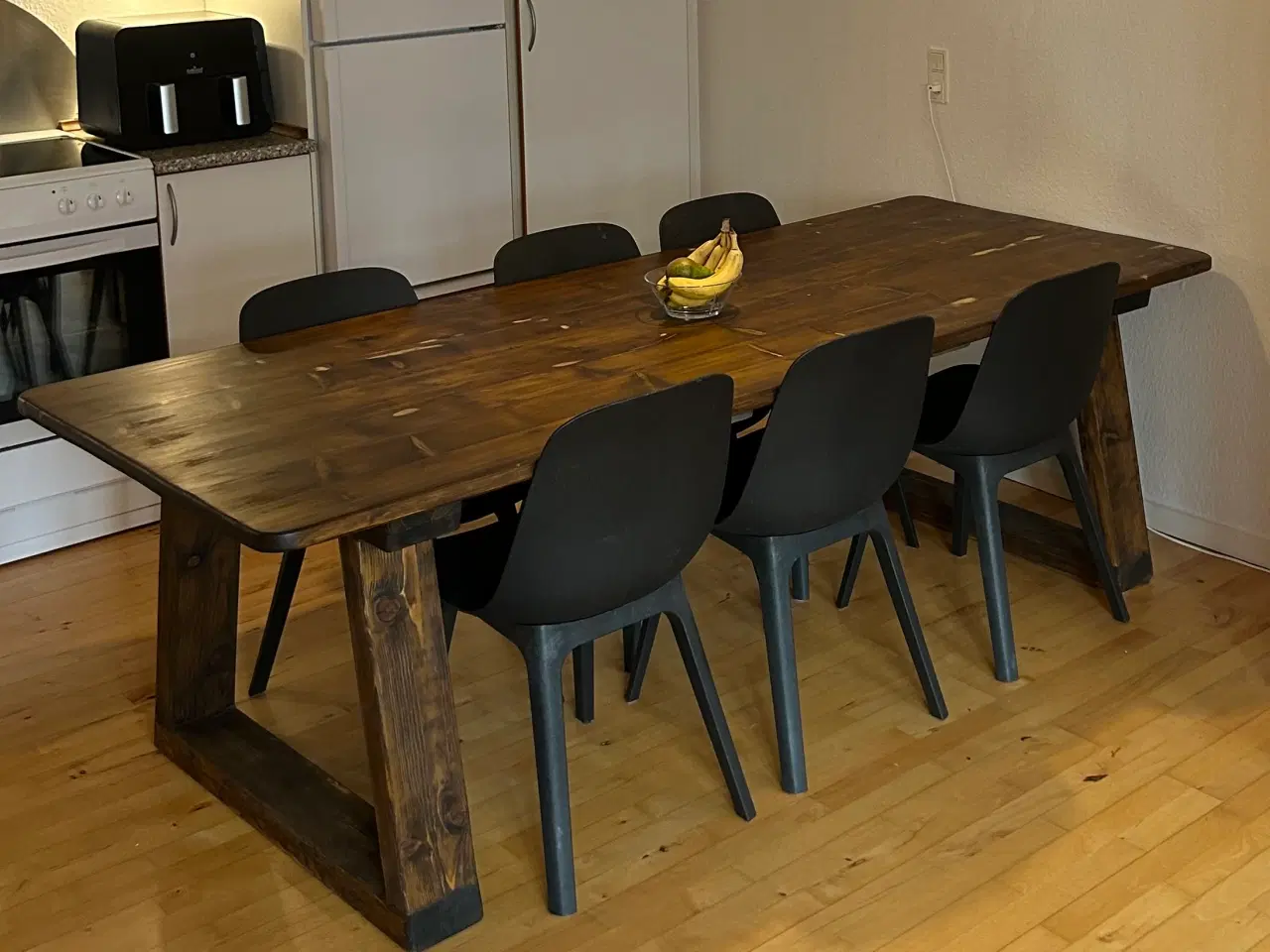 Billede 1 - Mørkt Spisebord (hurtig handel 1000kr)