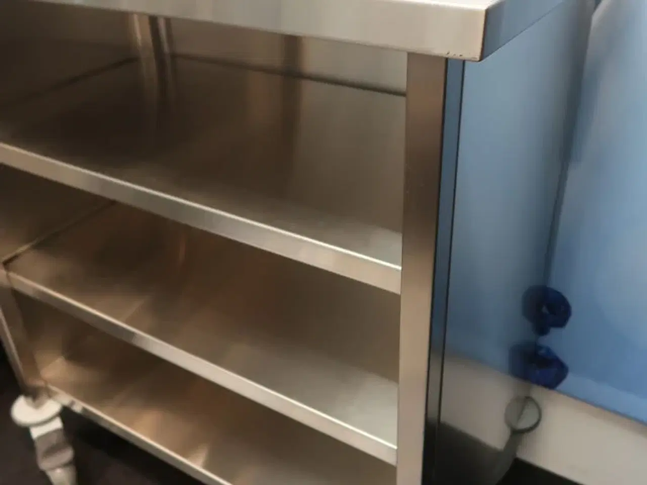 Billede 2 - Disk-vogn-bord rustfri stål H900 x B800 x D460 mm (Udstillingsmodel)