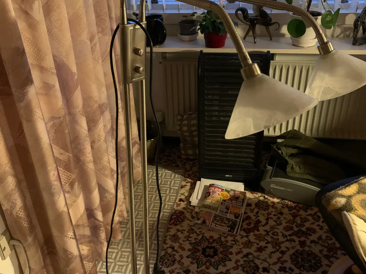 Billede 1 - gulvlampe med 2 arme