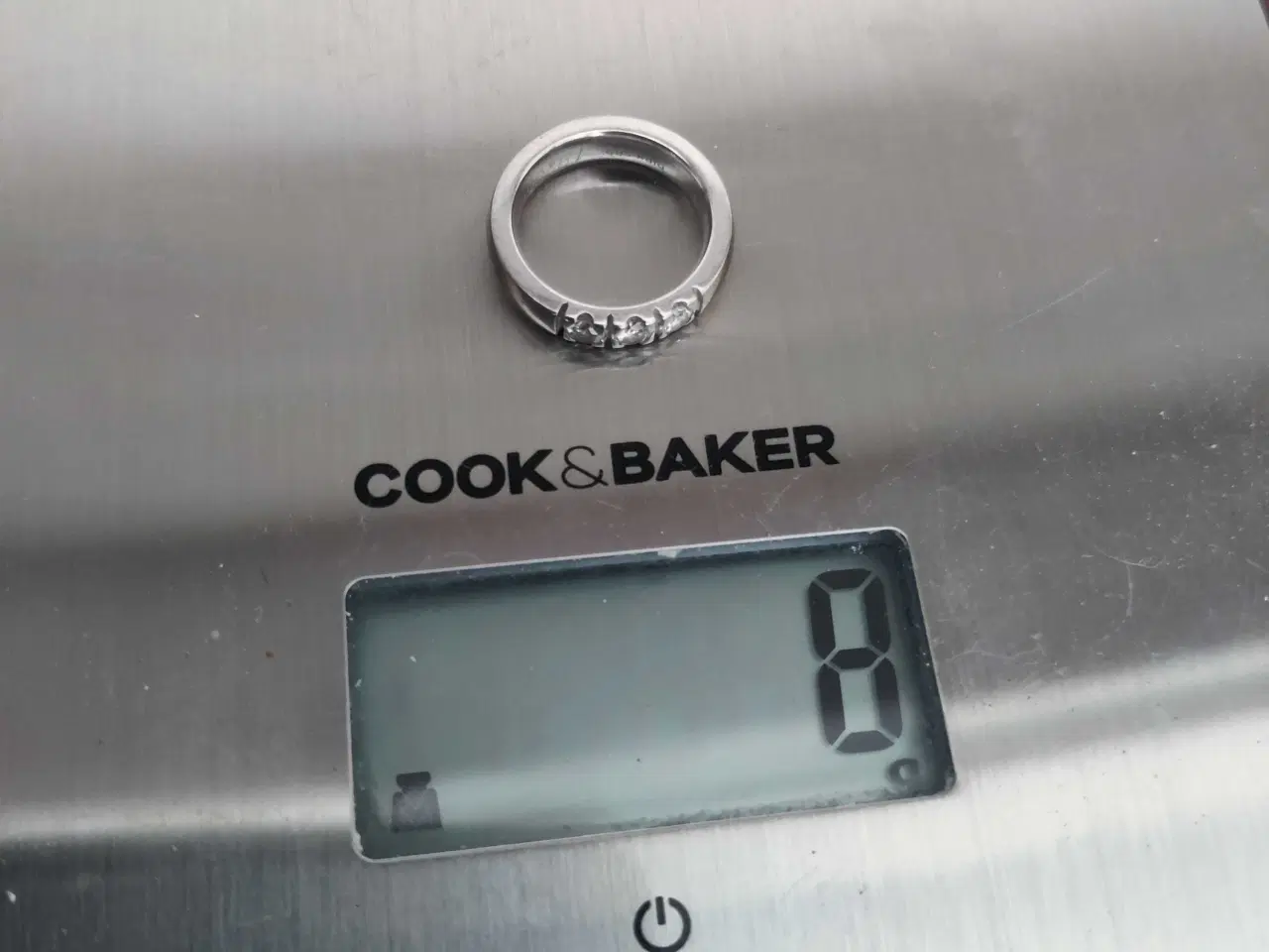 Billede 6 - Alliancering 14K hvidguld med 3 brillanter