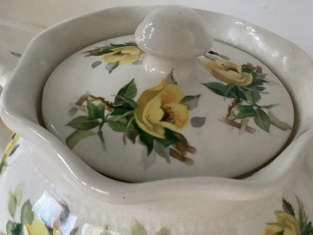 Billede 8 - Ældre Arthur Wood tekande med gule blomster