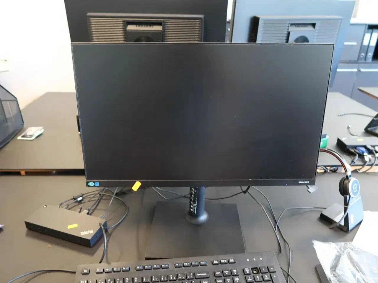 Billede 3 - Computerskærm SAMSUNG F24T450FQR, tastatur, dockingstation