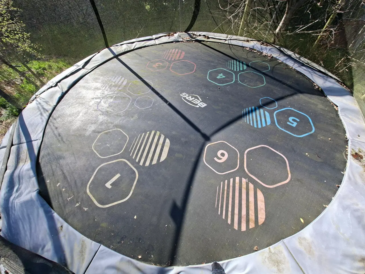 Billede 2 - Trampolin Berg Favorit 430 med spil på hoppedug