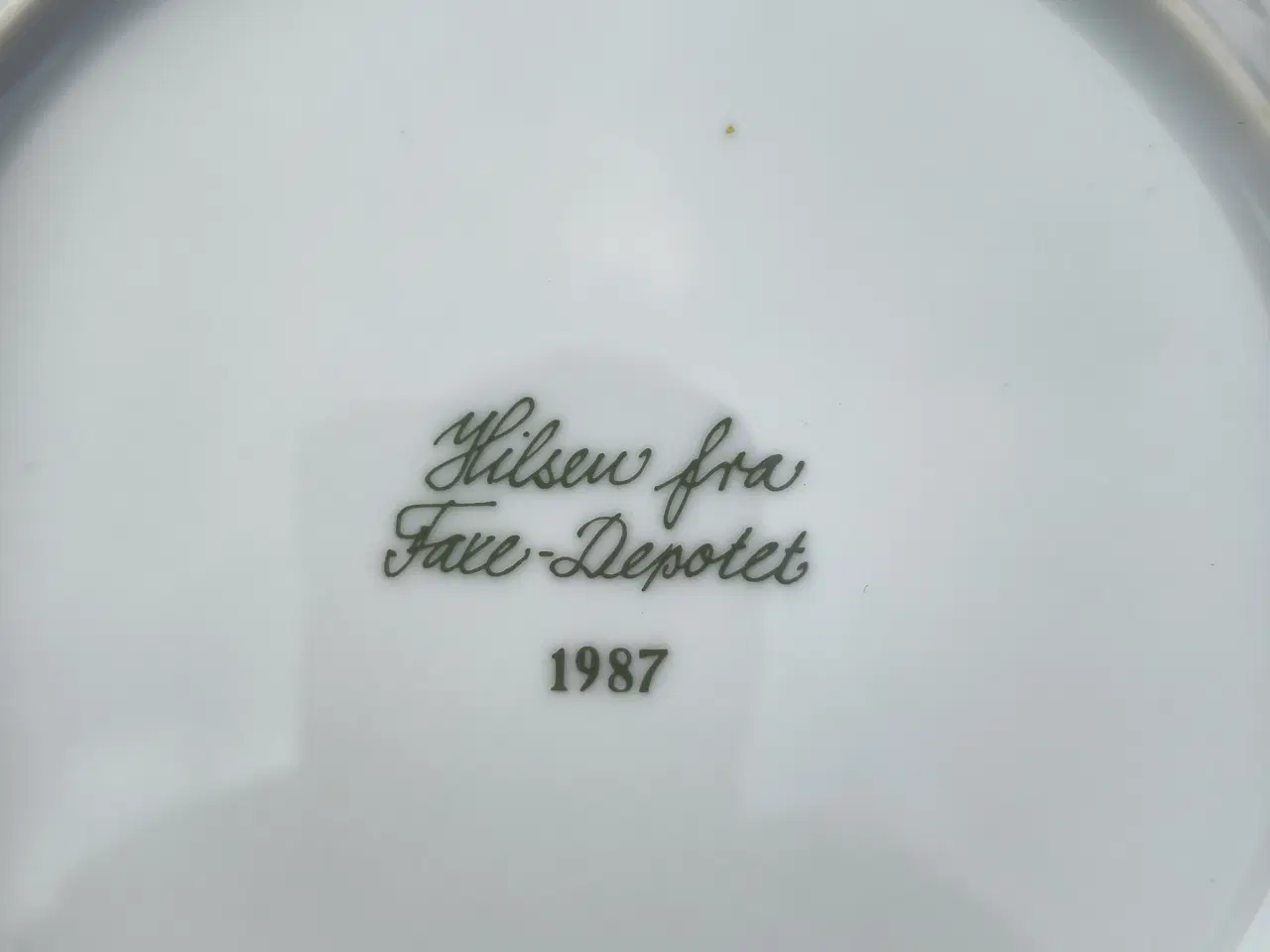 Billede 2 - Tallerkenen er fra Faxe-Depotet og er fra 1987. - 