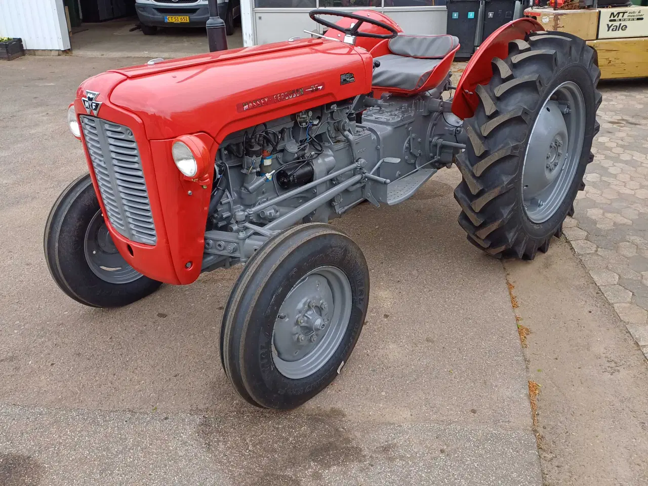 Billede 1 - Mf traktor 