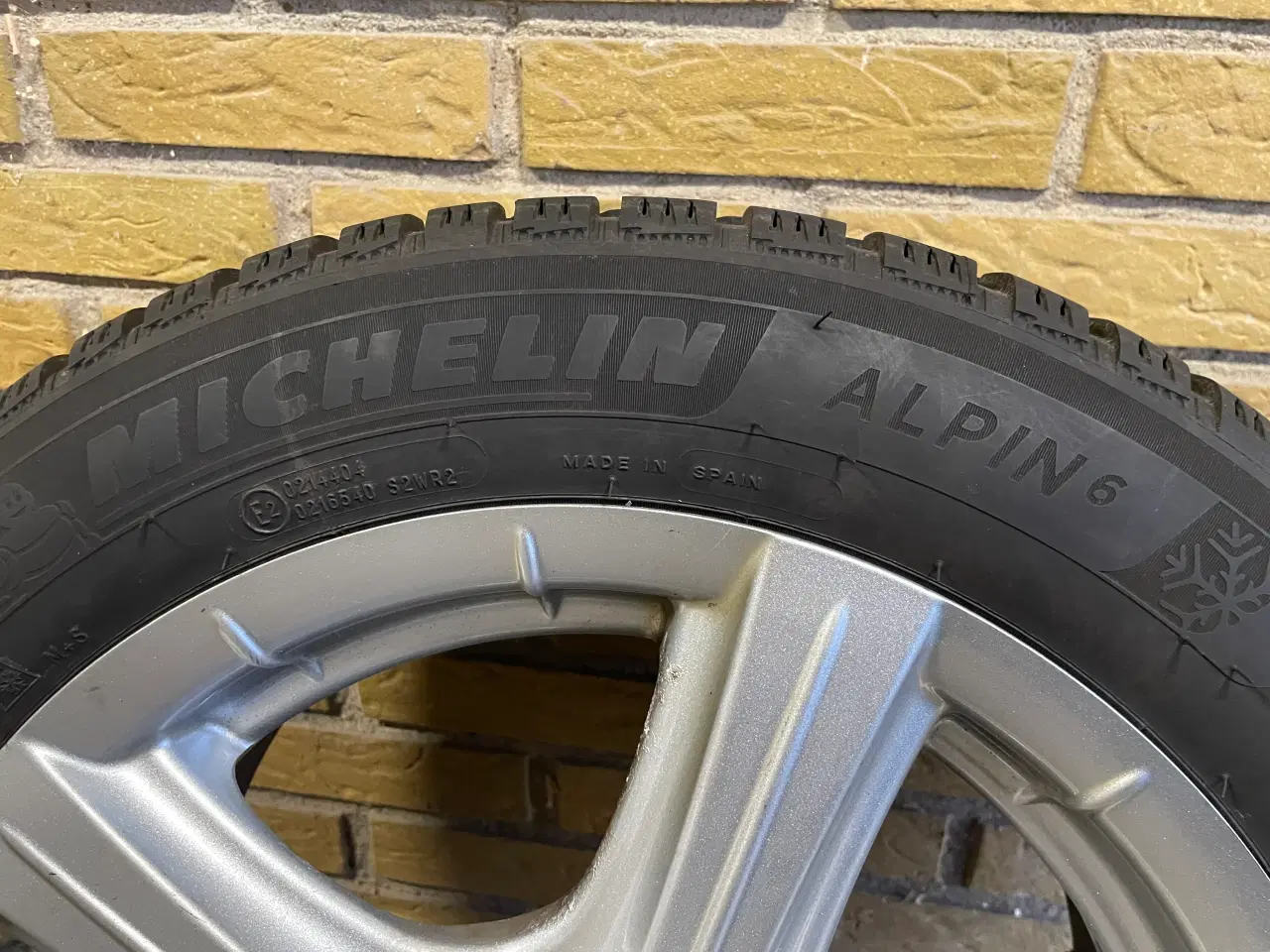 Billede 1 - Vinterdæk 4x Michelin Alpin 6 205/55/R16 alu-fælge