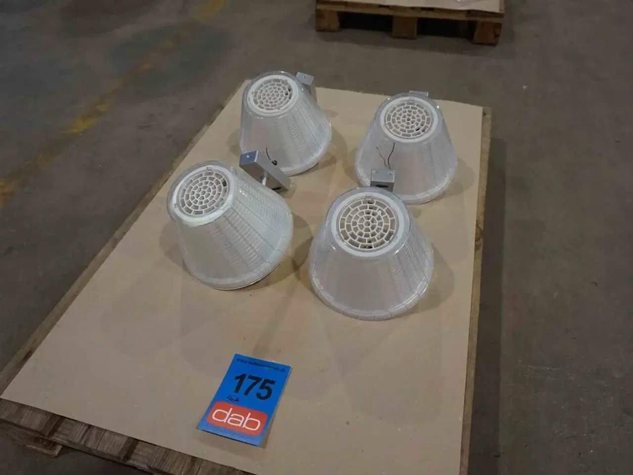 Billede 4 - 4 stk Marset Væglamper Hvid/alustel (MOMSFRI)