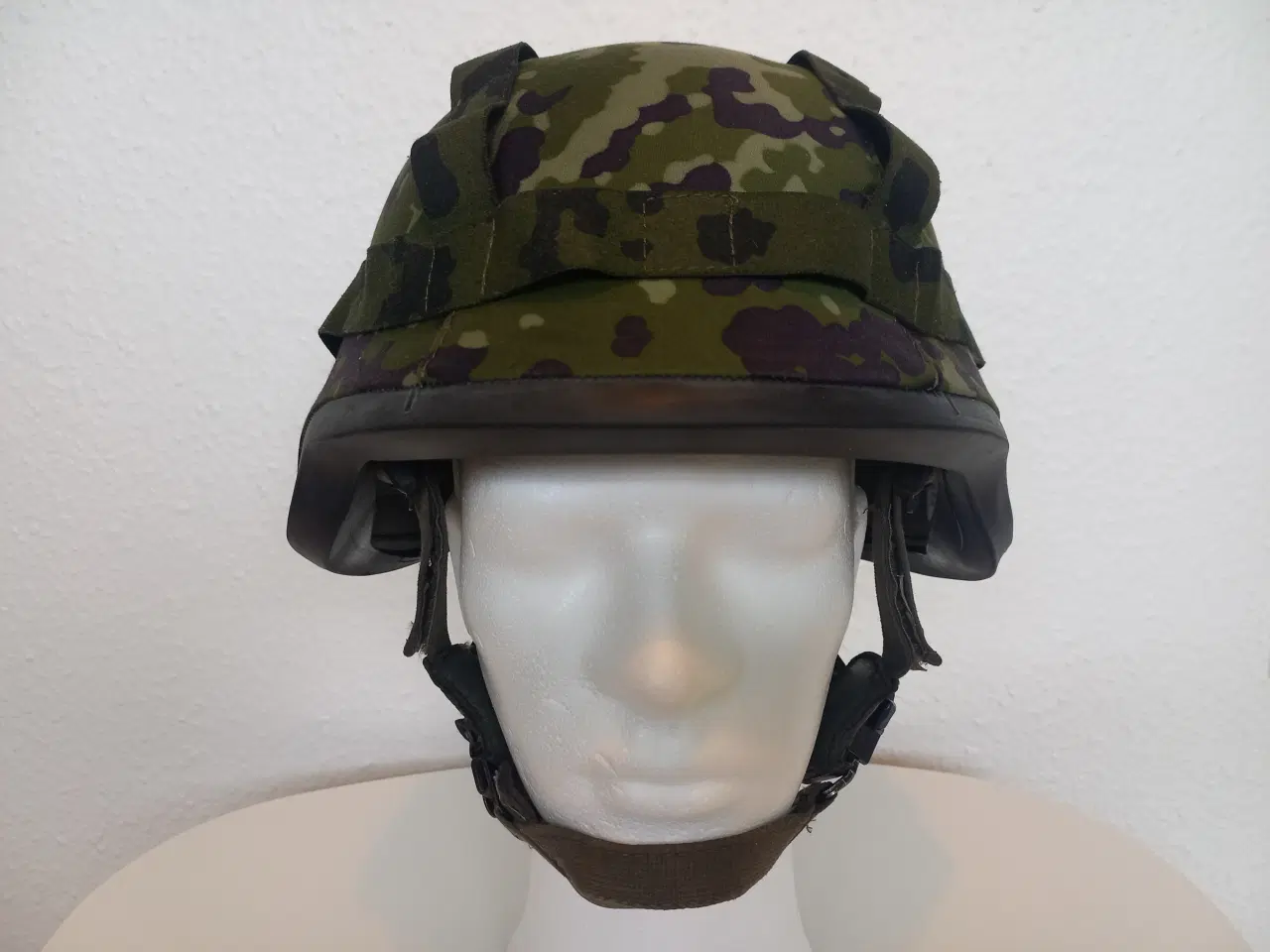 Billede 1 - Hjelm M/96 med hjelmovertræk