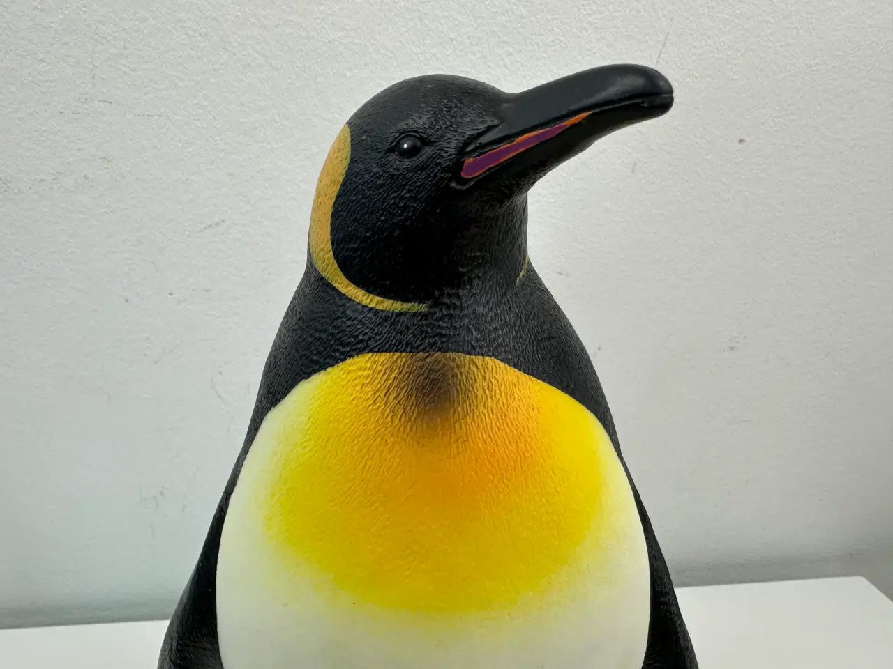 Billede 3 - Stor pingvin figur i gummi